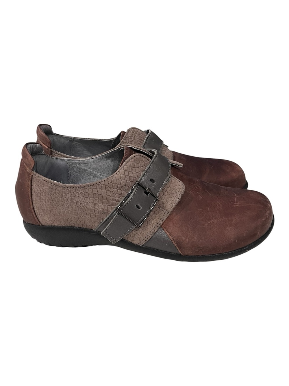 NAOT Tane Leather Shoes NWOB Contrasting Pewter Gray Velcro Strap Size 41 / 10